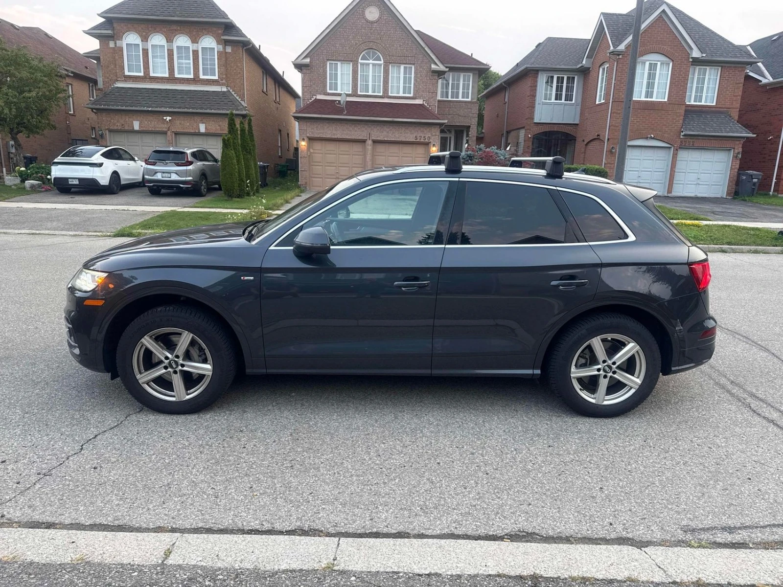 Audi Q5 SLINE* 360* DISTRONIC* ДИГ.ТАБЛО* BANG&OLUFSEN, снимка 3 - Автомобили и джипове - 55441923