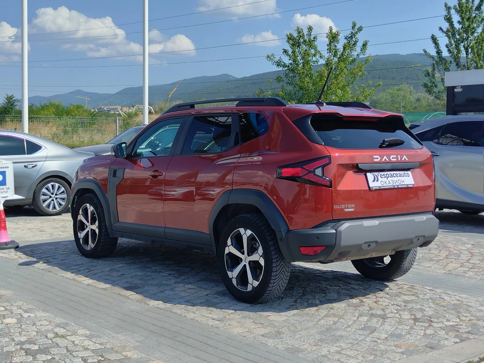 Dacia Duster 1.6 E-Tech/140к.с./Full Hybrid/Journey, снимка 6 - Автомобили и джипове - 55621260