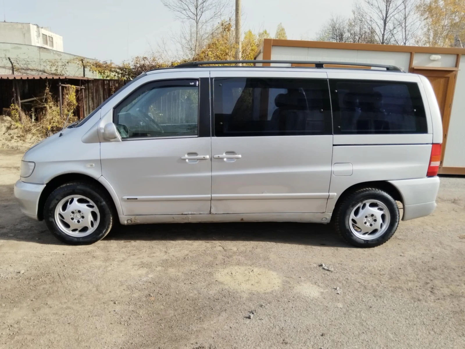 Mercedes-Benz V 220  - изображение 3