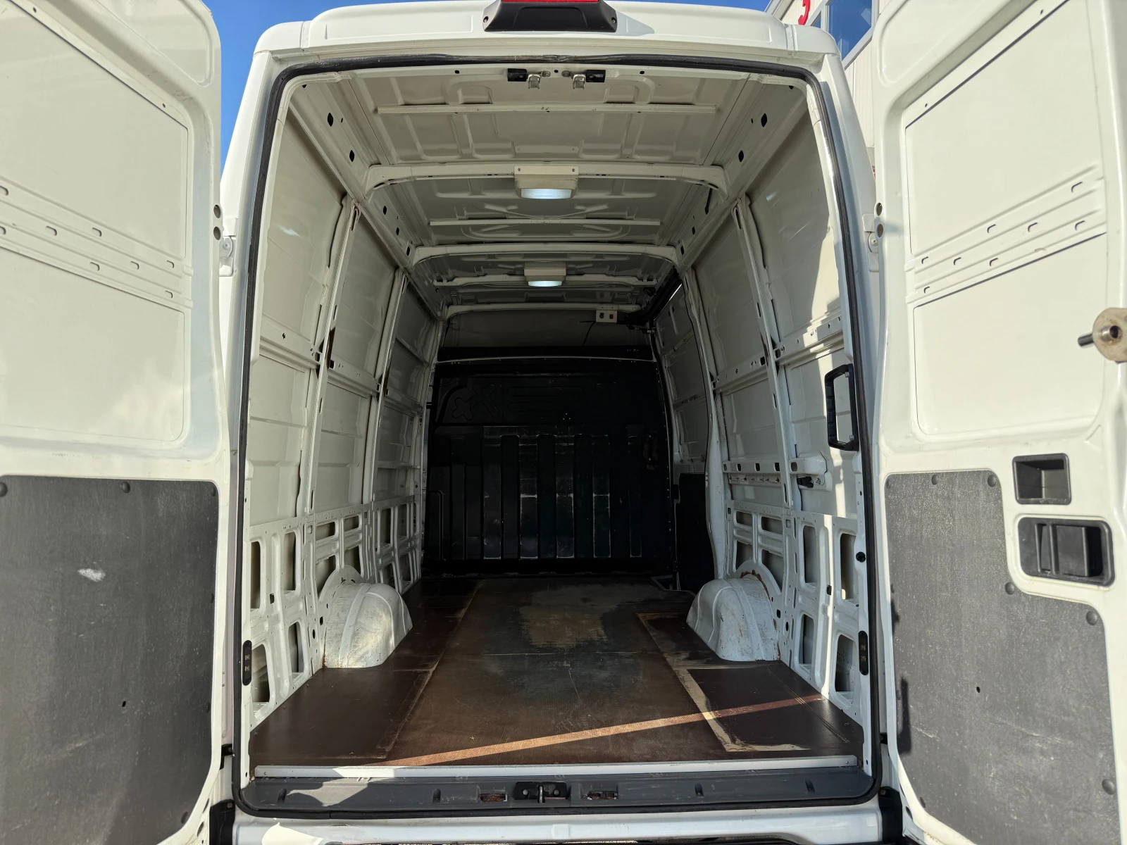 Iveco Daily 2.3 , снимка 15 - Бусове и автобуси - 54338374