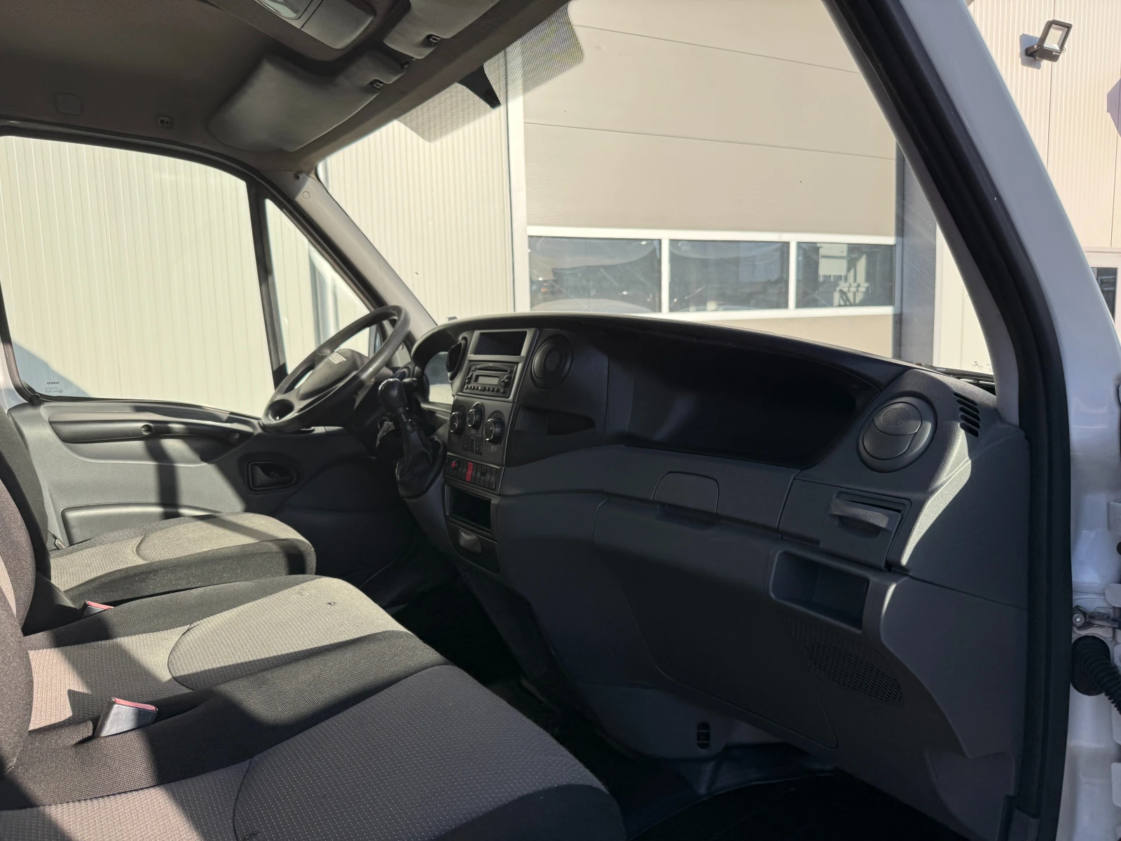 Iveco Daily 2.3 , снимка 14 - Бусове и автобуси - 54338374