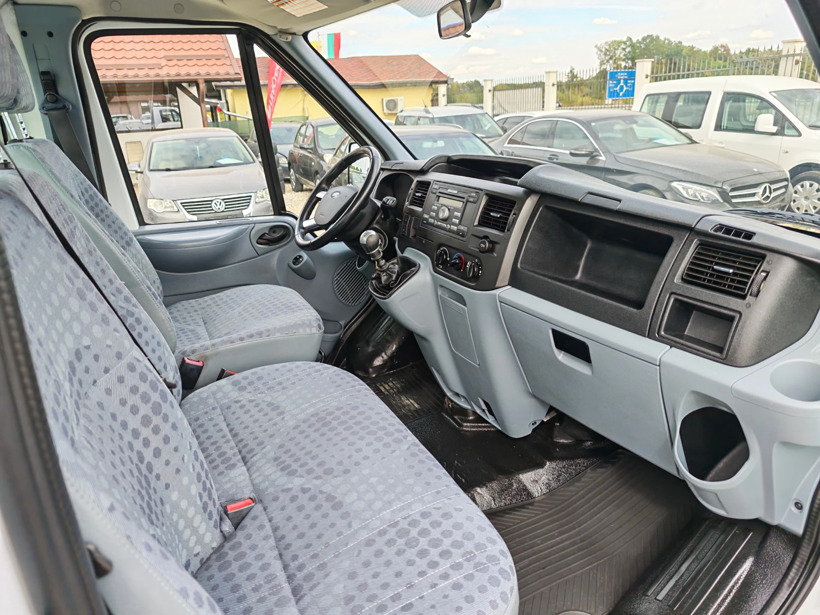 Ford Transit 2.2 дизел Италия, снимка 13 - Бусове и автобуси - 56085070