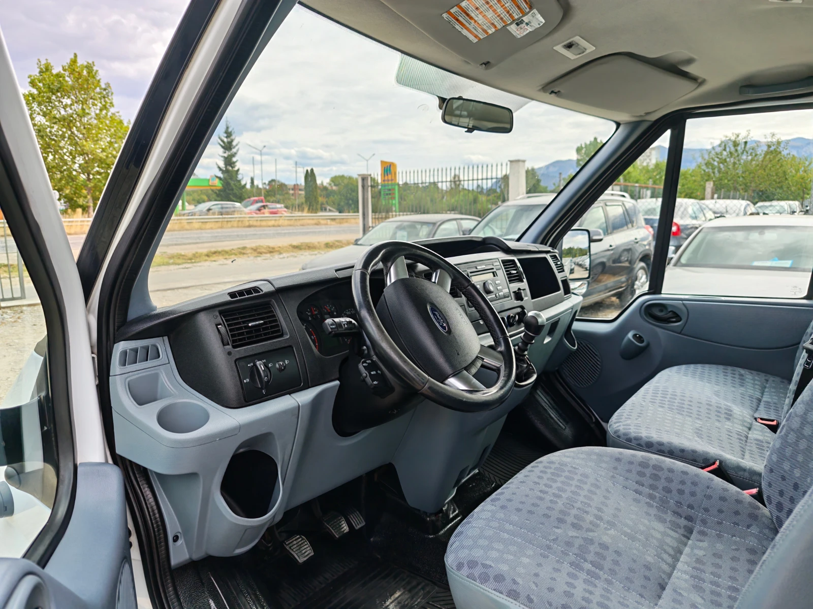 Ford Transit 2.2 дизел Италия, снимка 11 - Бусове и автобуси - 56085070