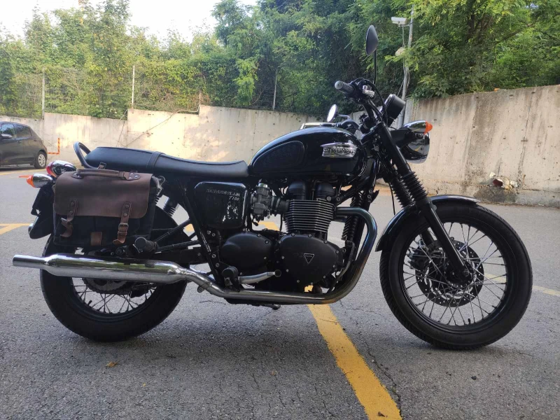 Triumph Bonneville T100 Black