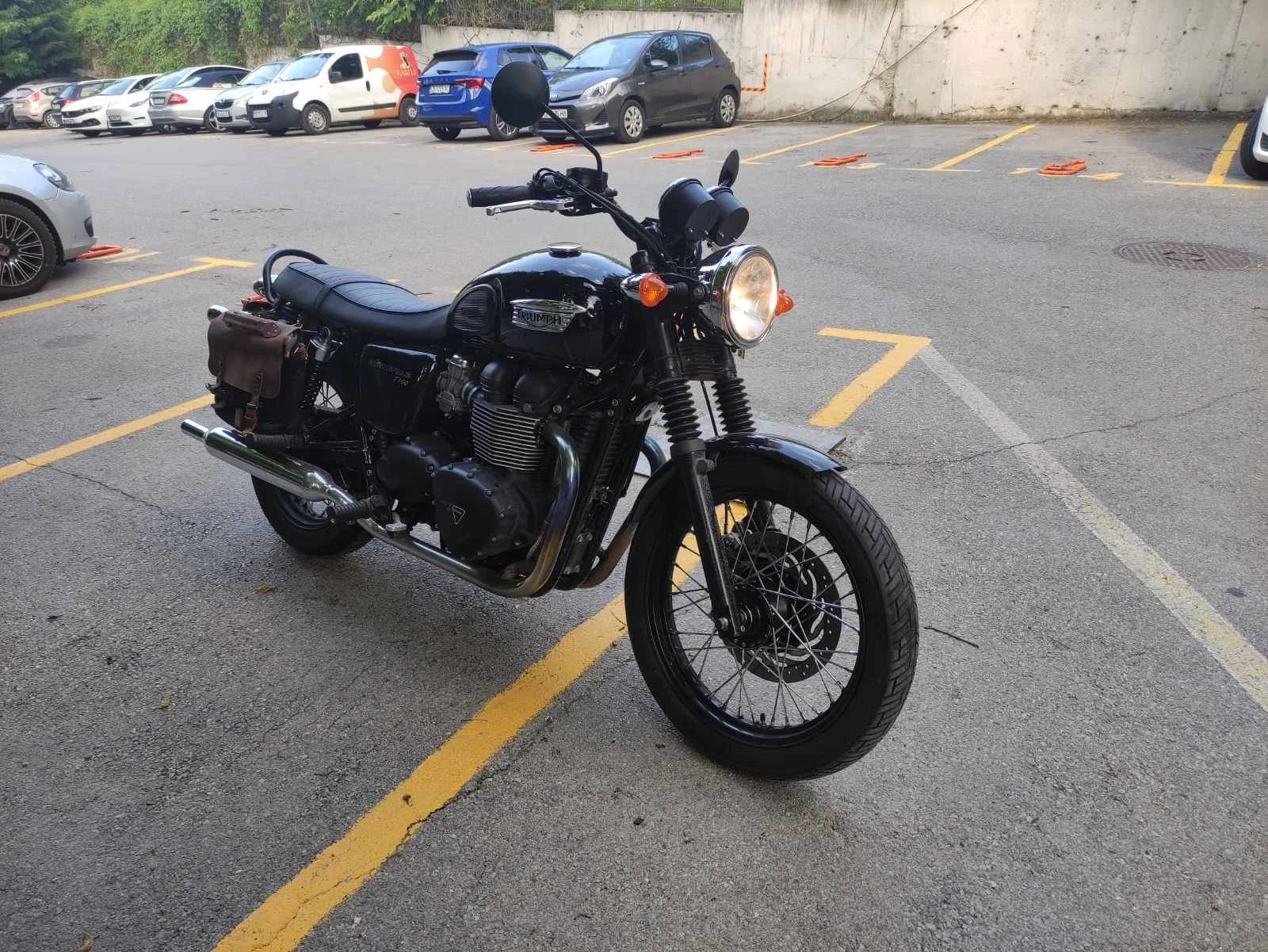 Triumph Bonneville T100 Black - изображение 2