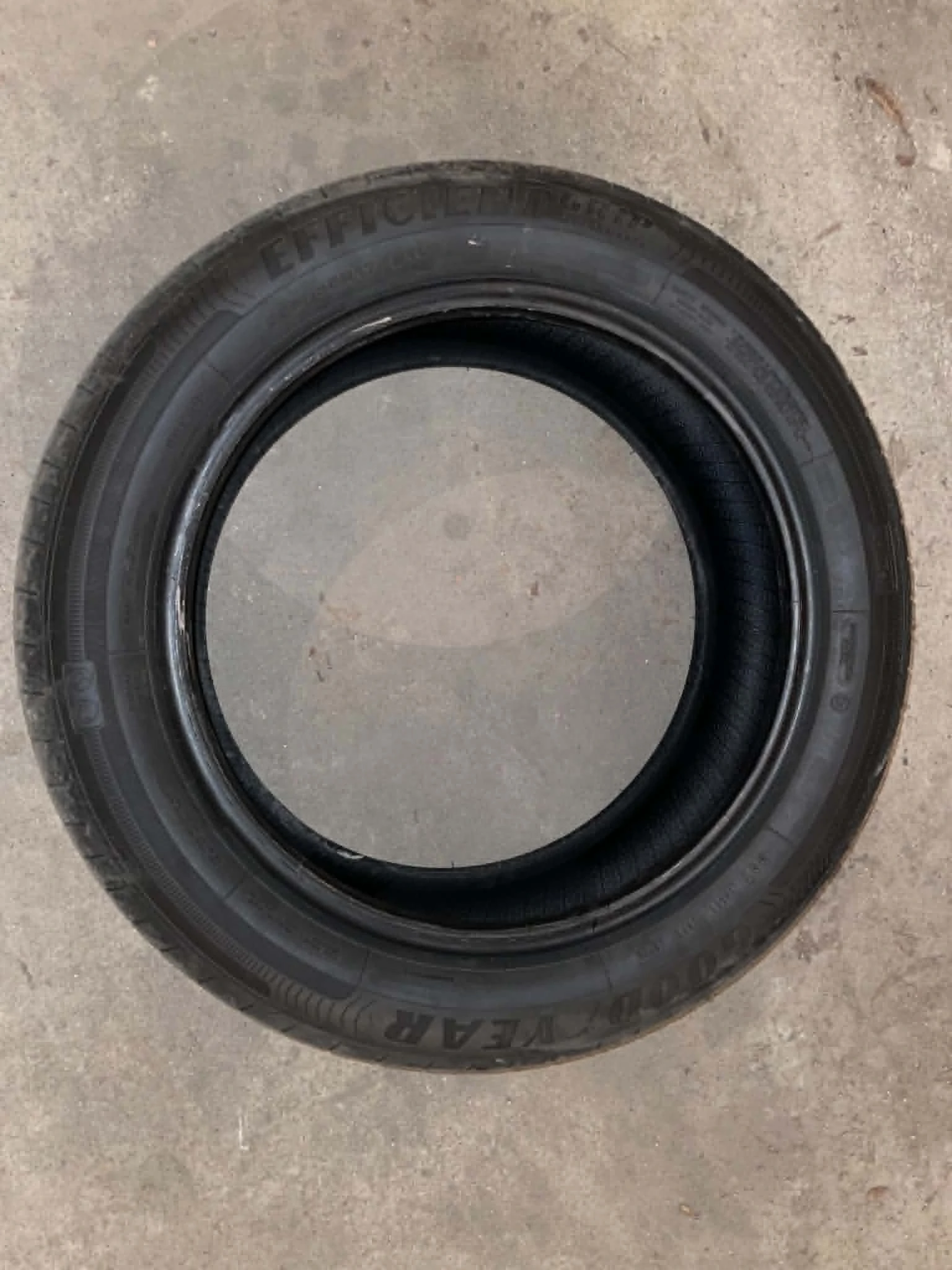 Гуми Летни 205/55R17, снимка 2 - Гуми и джанти - 54655552