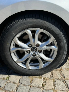 Обява за продажба на Mazda 3 2, 5l 4x4 Automatic Premium Plus ~36 000 лв. - изображение 6 | Auto.bg Обява за продажба на Mazda 3 2, 5l 4x4 Automatic Premium Plus ~36 000 лв. - изображение 6
