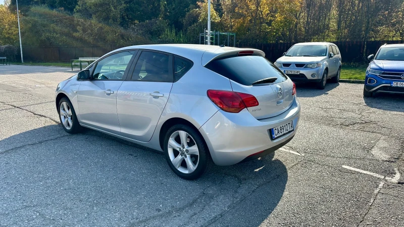 Opel Astra J, снимка 5 - Автомобили и джипове - 47809776