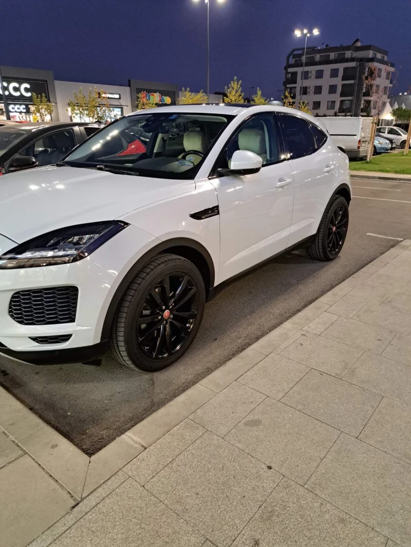 Jaguar E-pace R-DYNAMIC топ състояние, снимка 4 - Автомобили и джипове - 47856346