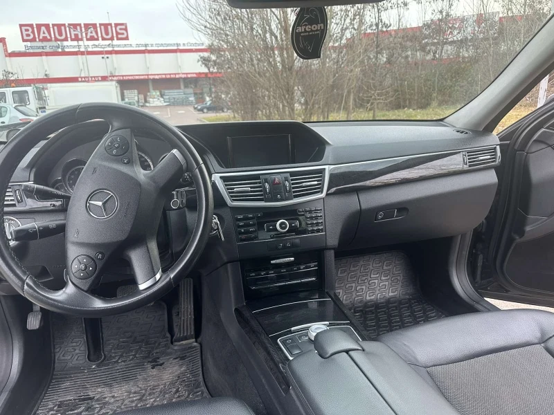 Mercedes-Benz E 350 AMG* 7G* НА ПРУЖИНИ* TOP* Цена до 31.12.24г. !!!, снимка 5 - Автомобили и джипове - 48433945