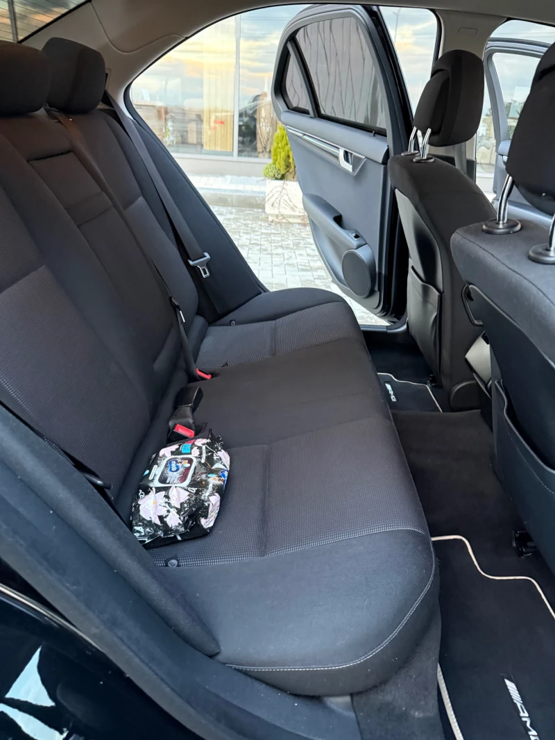 Mercedes-Benz C 200 Бартер / Лизинг, снимка 13 - Автомобили и джипове - 53504207