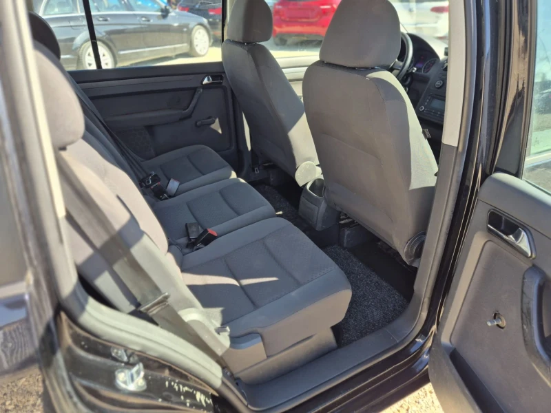 VW Touran 1.9 TDI, снимка 10 - Автомобили и джипове - 52156487