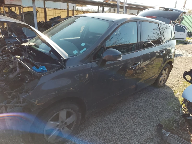 Renault Grand scenic 1.9dci, снимка 5 - Автомобили и джипове - 52524611