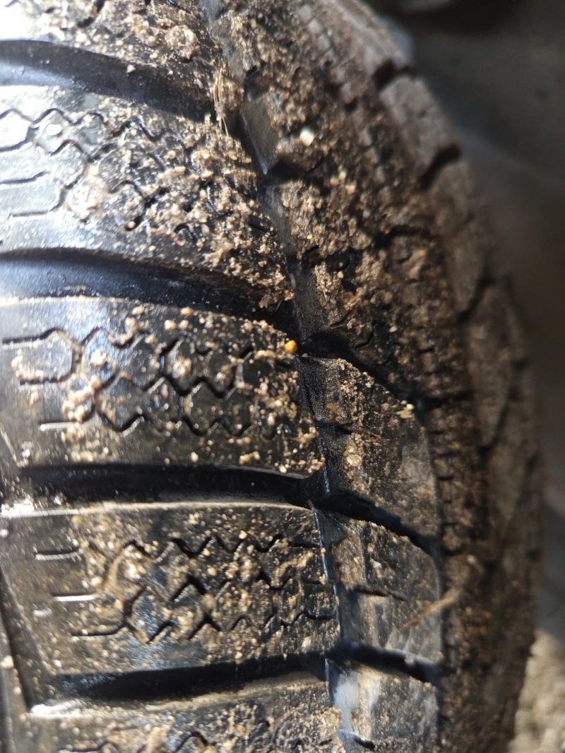 Mazda 2 1.5 i avtomatik, снимка 14 - Автомобили и джипове - 52825368