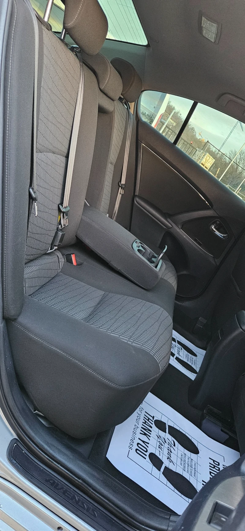 Toyota Avensis 1.8, седан, андроид, снимка 14 - Автомобили и джипове - 52908359