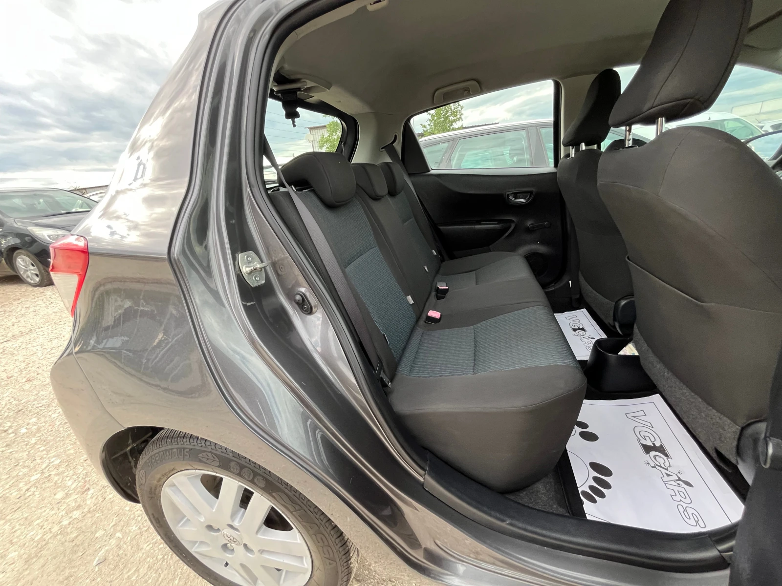 Toyota Yaris 1.3i, 99ck,  | Mobile.bg   13