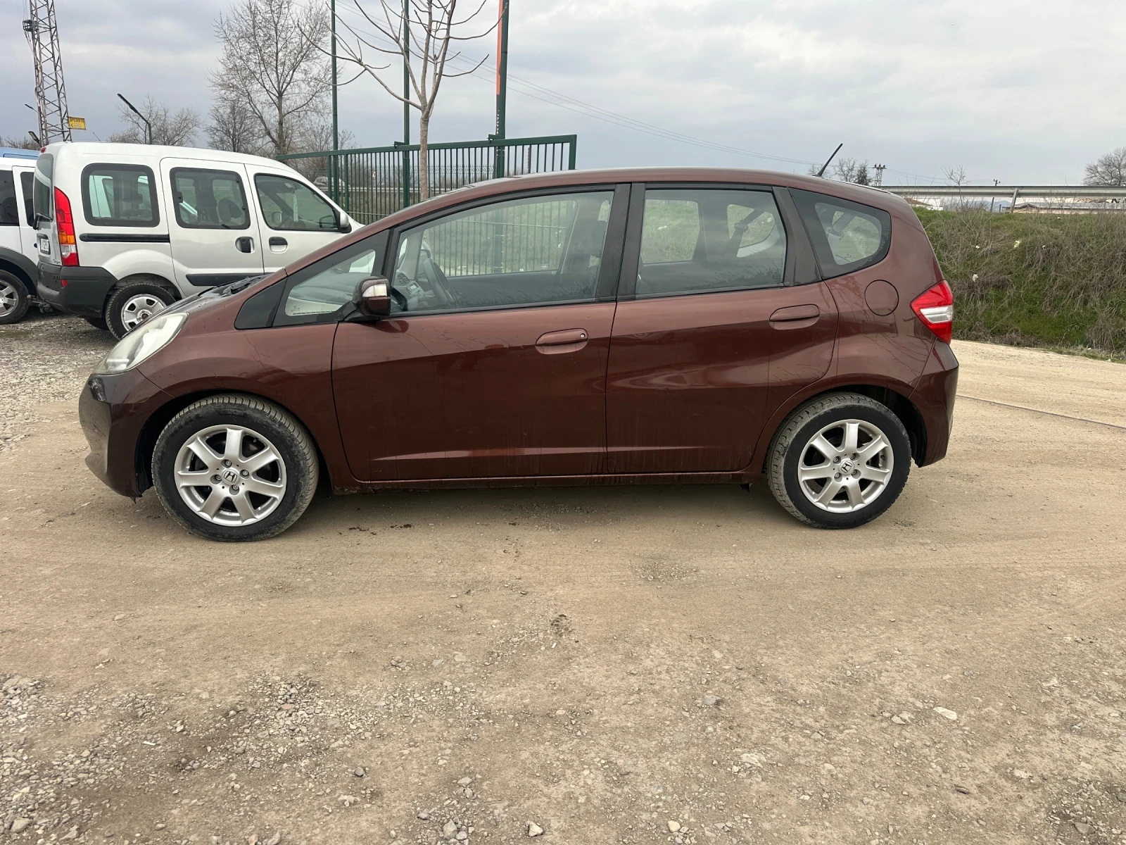Honda Jazz 1.4-FACE-ECO-MODE-ПЪРВА-РЪКА-1Г-ГАРАНЦИЯ, снимка 2 - Автомобили и джипове - 51662244