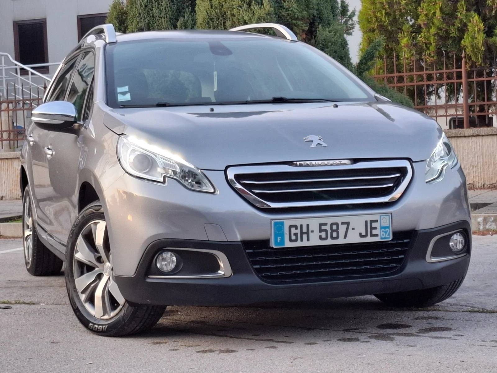 Peugeot 2008 1.6 e-HDI 92hp * НАВИГАЦИЯ * КЛИМАТРОНИК * ЛИЗИНГ  - изображение 3
