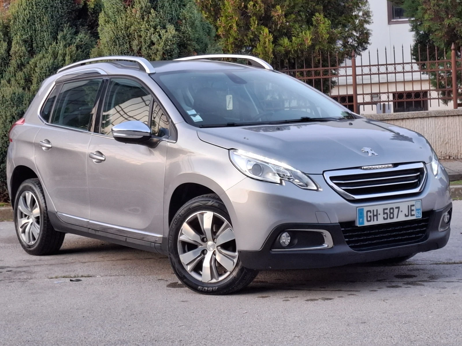 Peugeot 2008 1.6 e-HDI 92hp * НАВИГАЦИЯ * КЛИМАТРОНИК * ЛИЗИНГ  - изображение 2