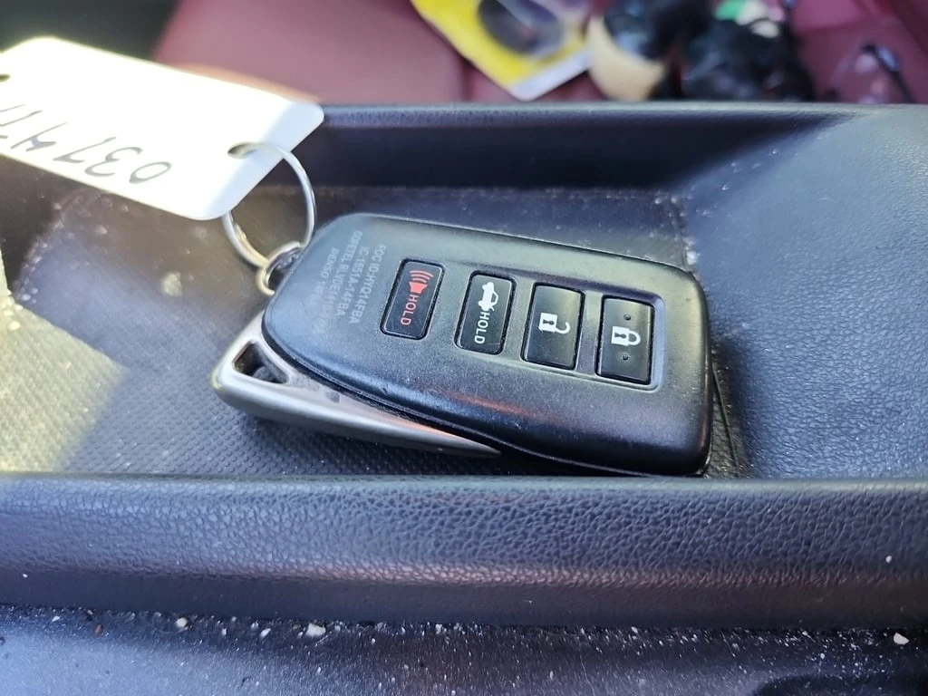 Lexus IS * 300 * CARFAX *    | Mobile.bg   8