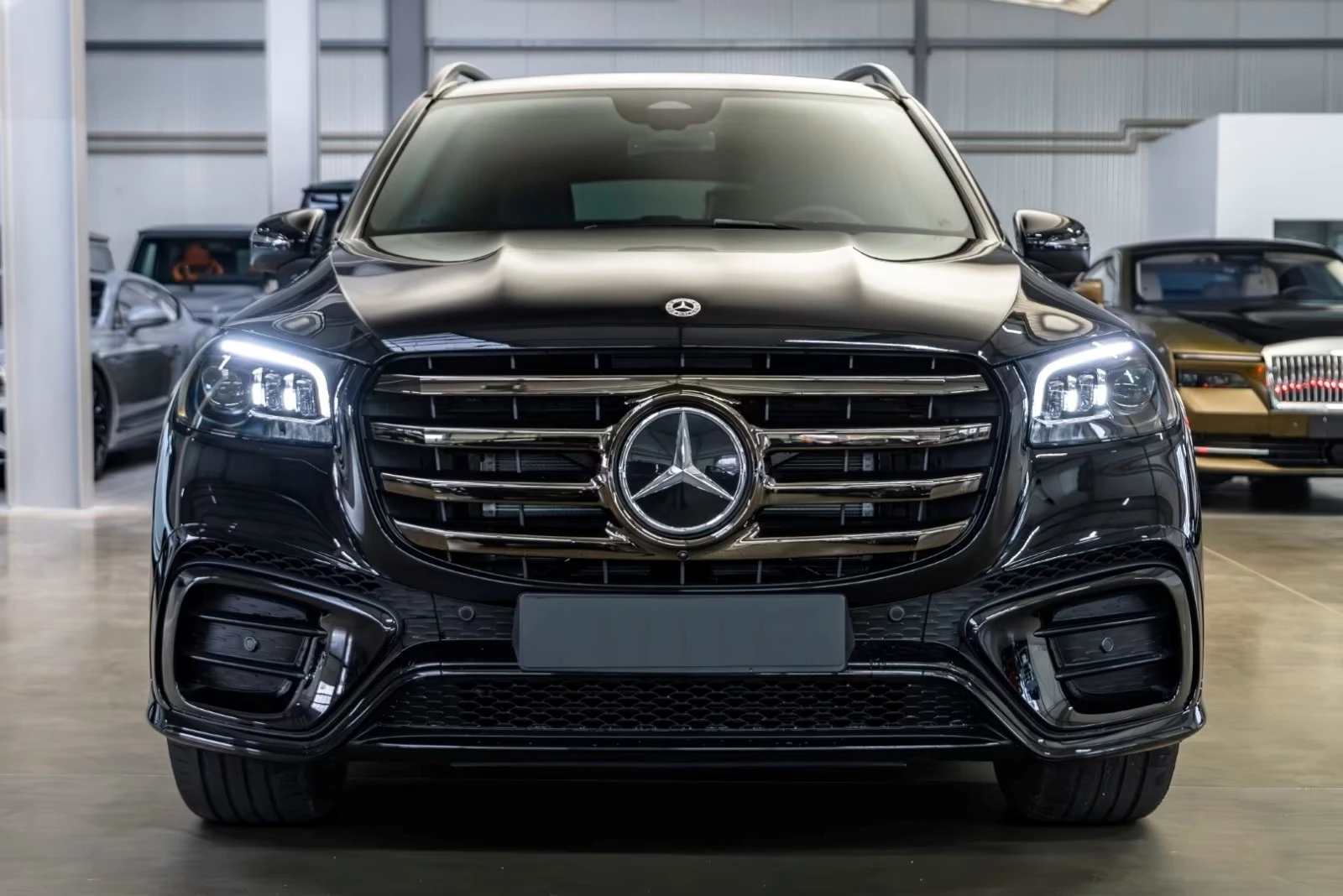 Mercedes-Benz GLS 450 FACELIFT* 4 MATIC* AMG LINE PLUS* PANO* 360*  - изображение 2