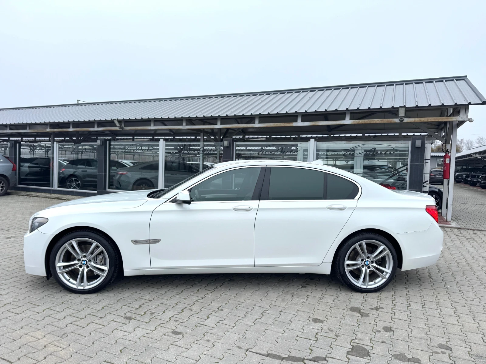 BMW 740 XDRIVE#M-PACK#HEADUP#CAMERA - изображение 7