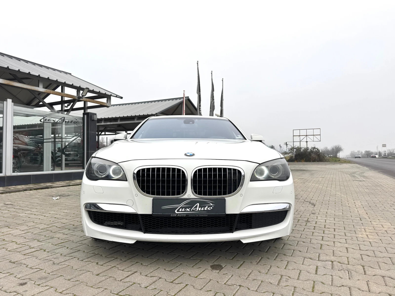 BMW 740 XDRIVE#M-PACK#HEADUP#CAMERA - изображение 3