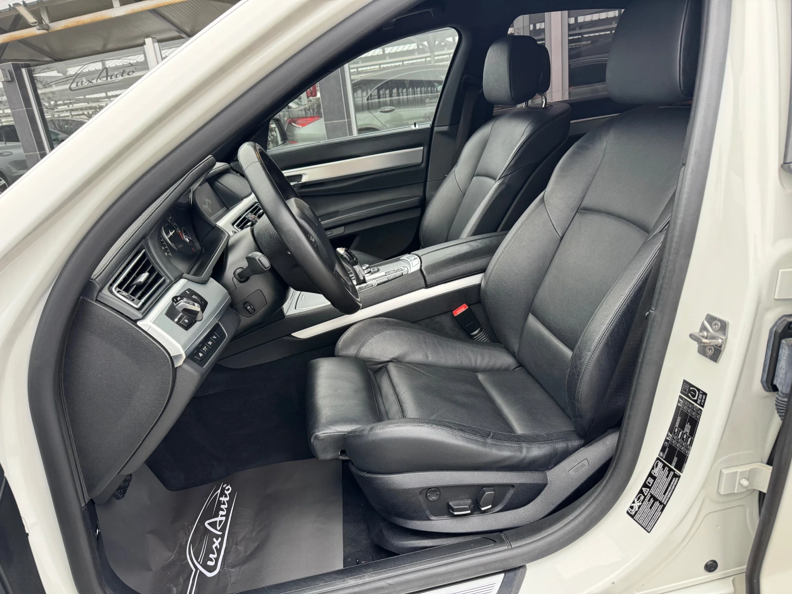 BMW 740 XDRIVE#M-PACK#HEADUP#CAMERA - изображение 9