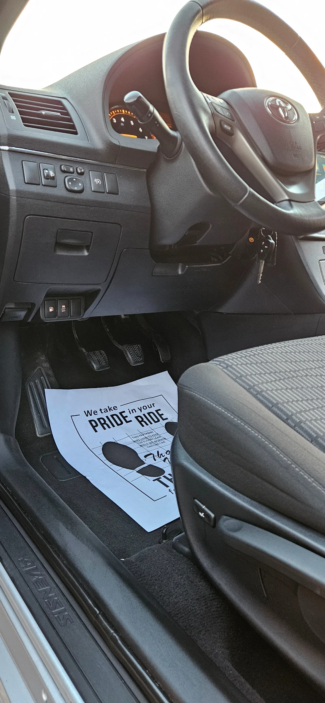 Toyota Avensis 1.8, �����, ������� | Mobile.bg � ����������� 12