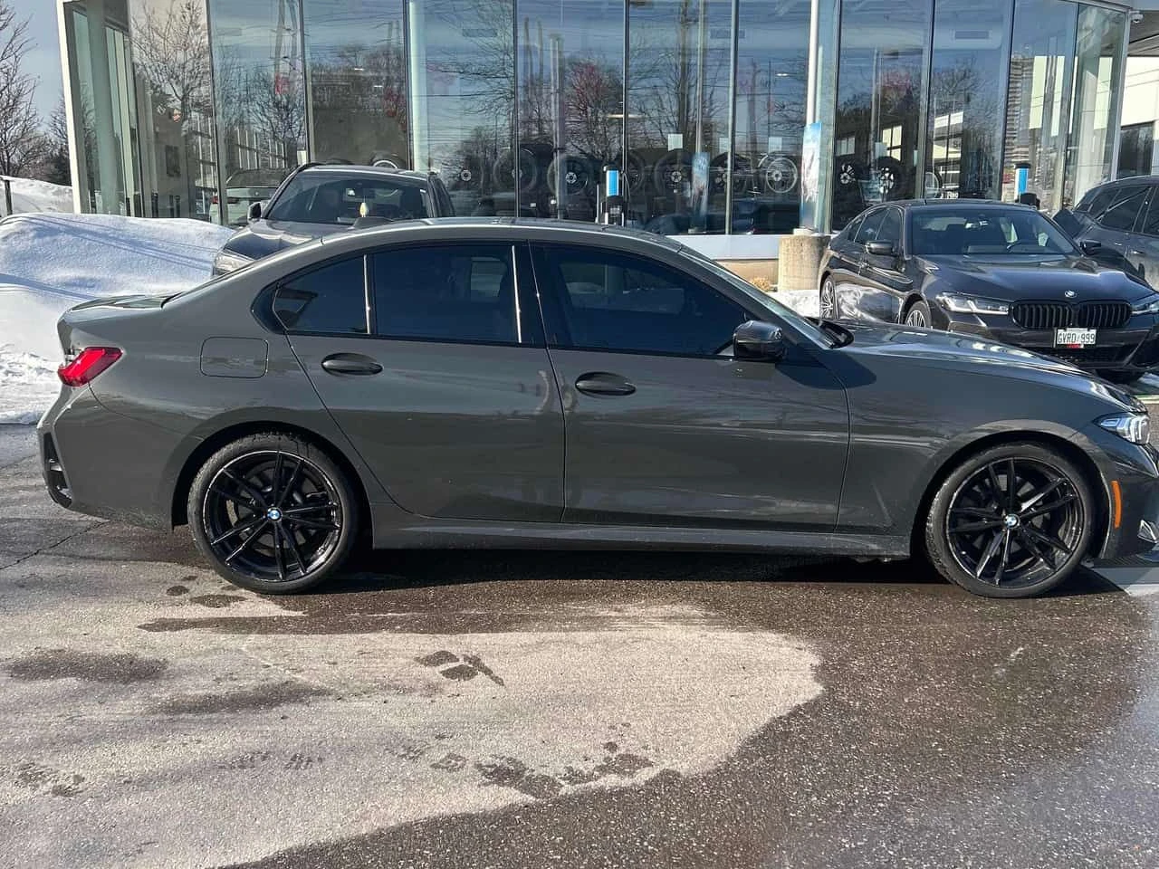 BMW 330 * 330i xDrive * 2 КЛЮЧА* ПОДГРЕВ* PANO* KEYLESS*  - изображение 3