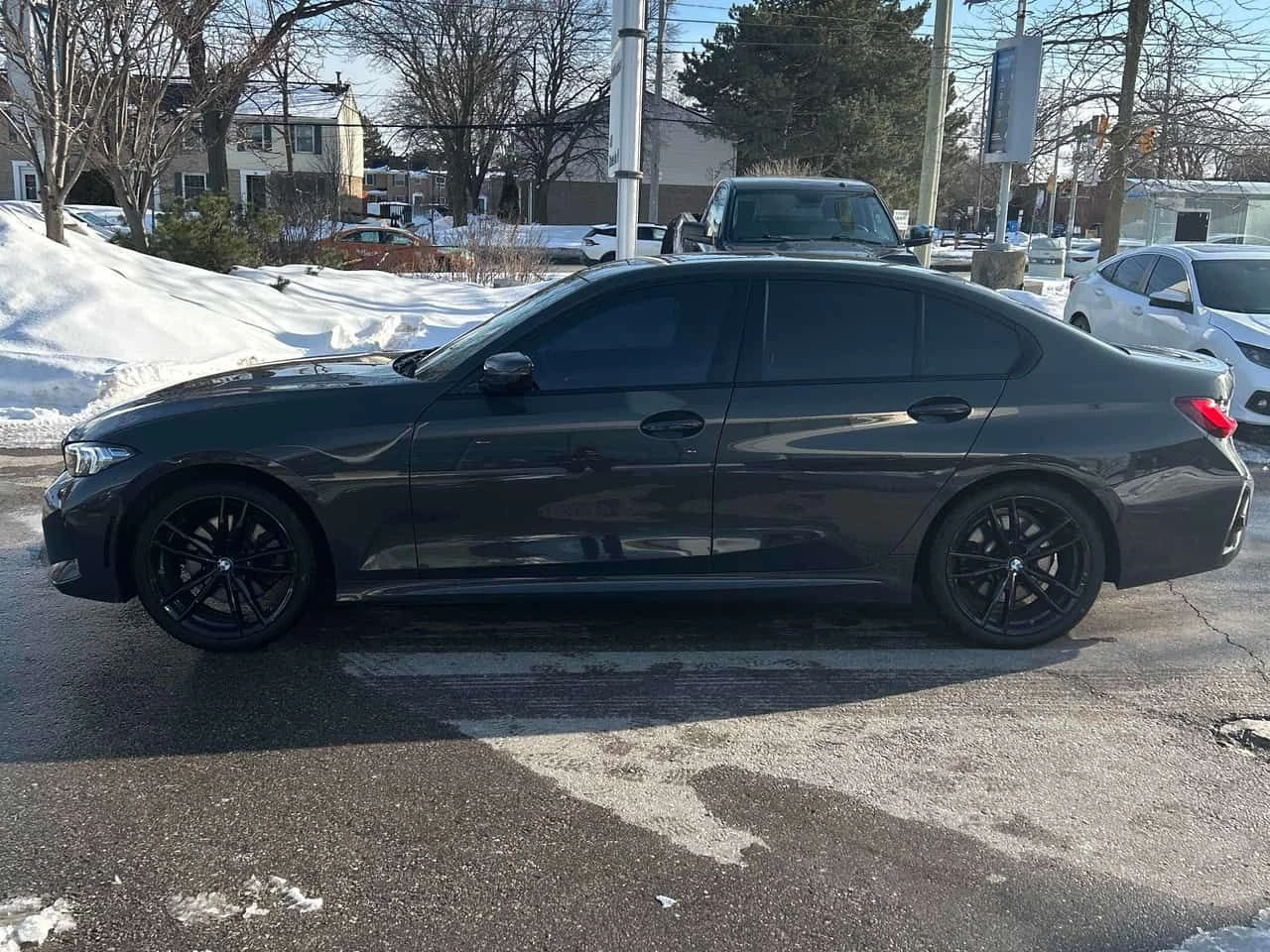 BMW 330 * 330i xDrive * 2 КЛЮЧА* ПОДГРЕВ* PANO* KEYLESS*  - изображение 2