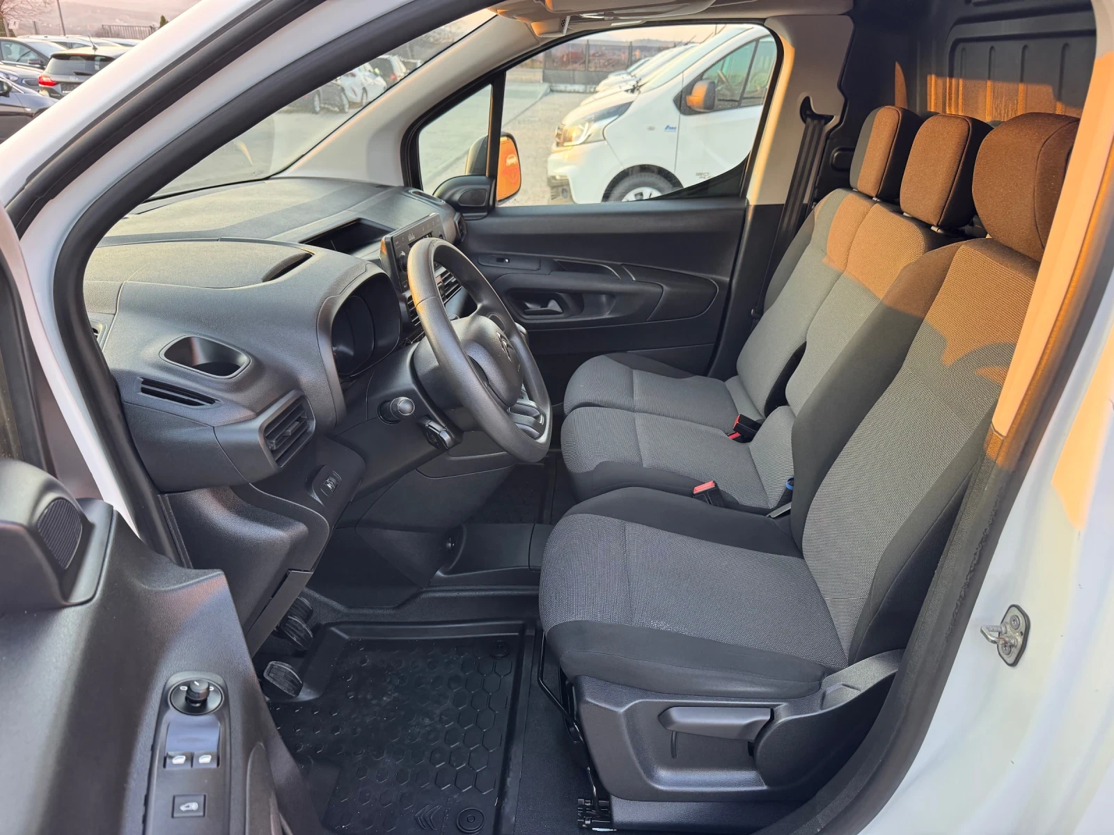 Citroen Berlingo 1.6HDI 2+ 1 MESTA EURO-6, снимка 10 - Автомобили и джипове - 53749386