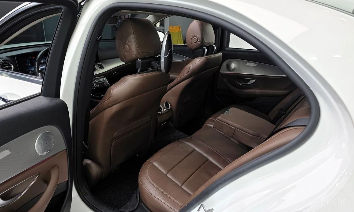 Mercedes-Benz E 350, снимка 11 - Автомобили и джипове - 54212920