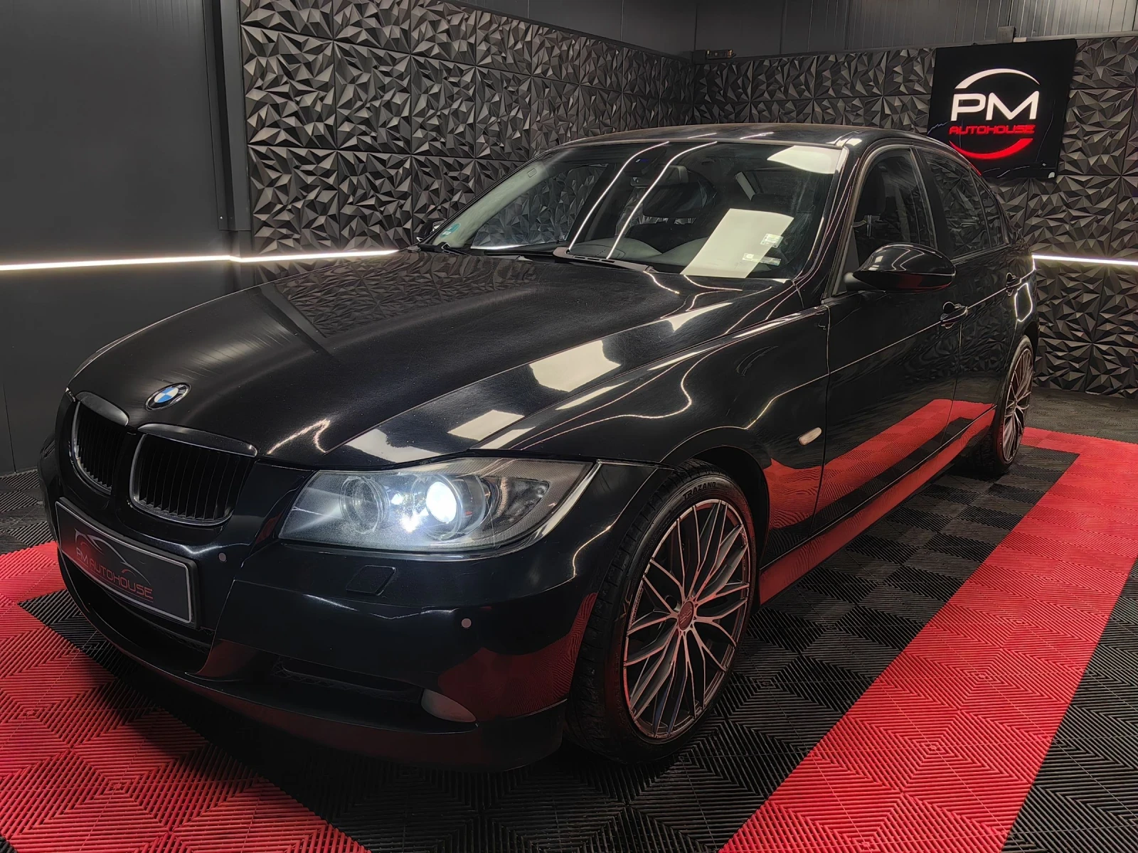 BMW 320 НАВИ* 163ps* ПОДГРЕВ* KEYLESS* ТЕМПОМАТ* КЛИМА* РЕ, снимка 2 - Автомобили и джипове - 54390553