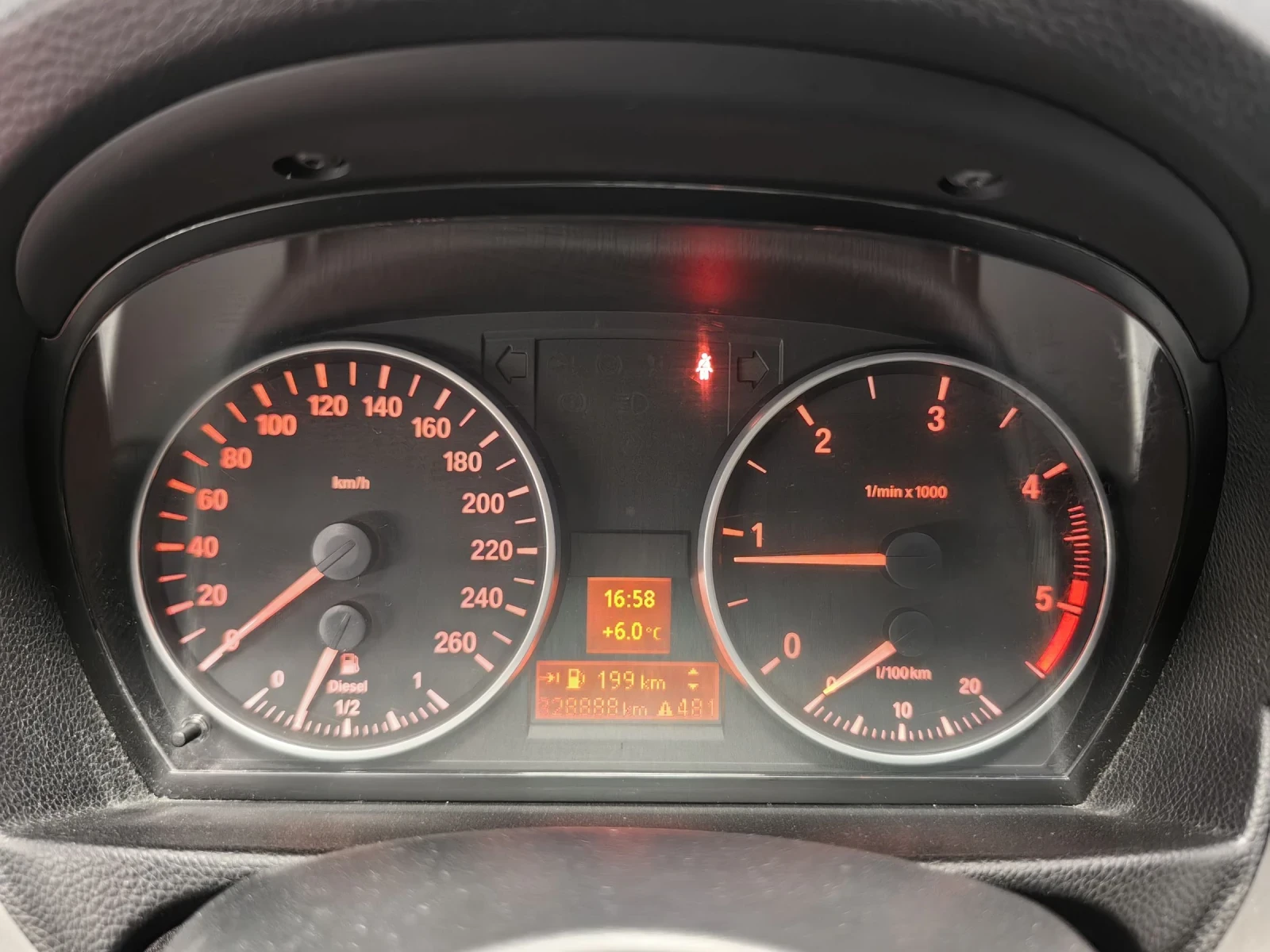BMW 320 НАВИ* 163ps* ПОДГРЕВ* KEYLESS* ТЕМПОМАТ* КЛИМА* РЕ, снимка 8 - Автомобили и джипове - 54390553