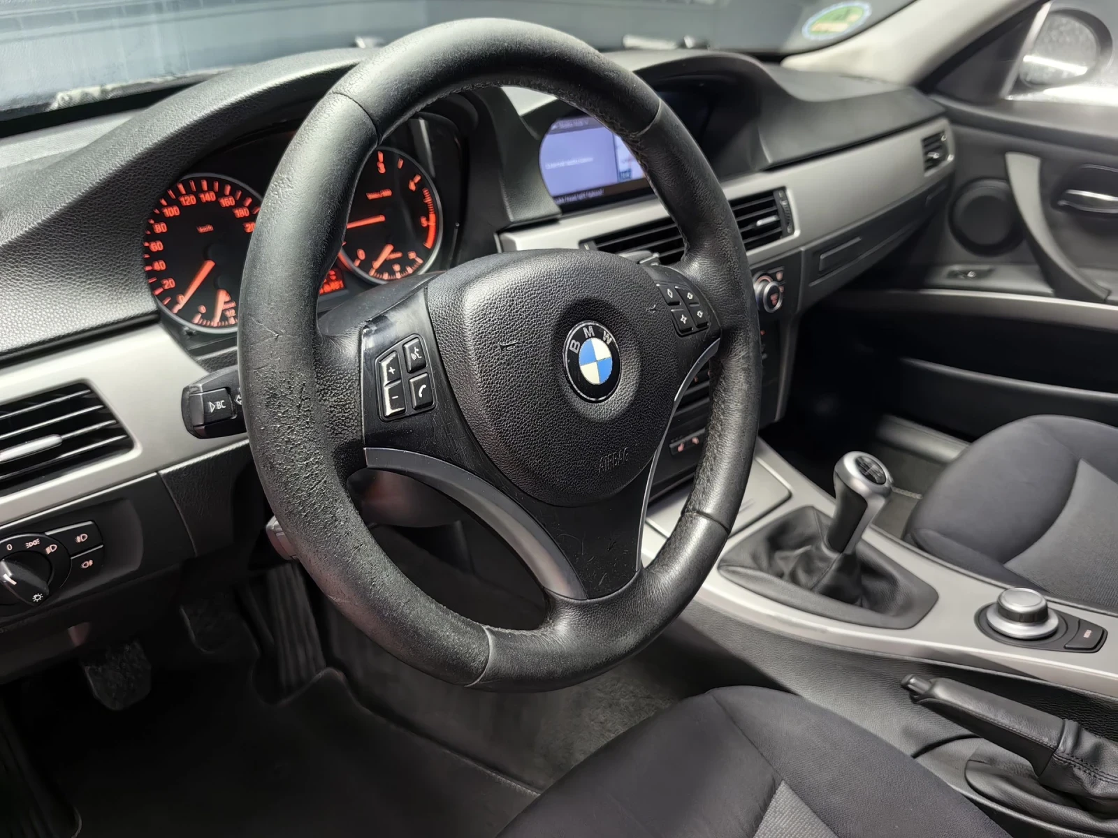 BMW 320 НАВИ* 163ps* ПОДГРЕВ* KEYLESS* ТЕМПОМАТ* КЛИМА* РЕ, снимка 6 - Автомобили и джипове - 54390553