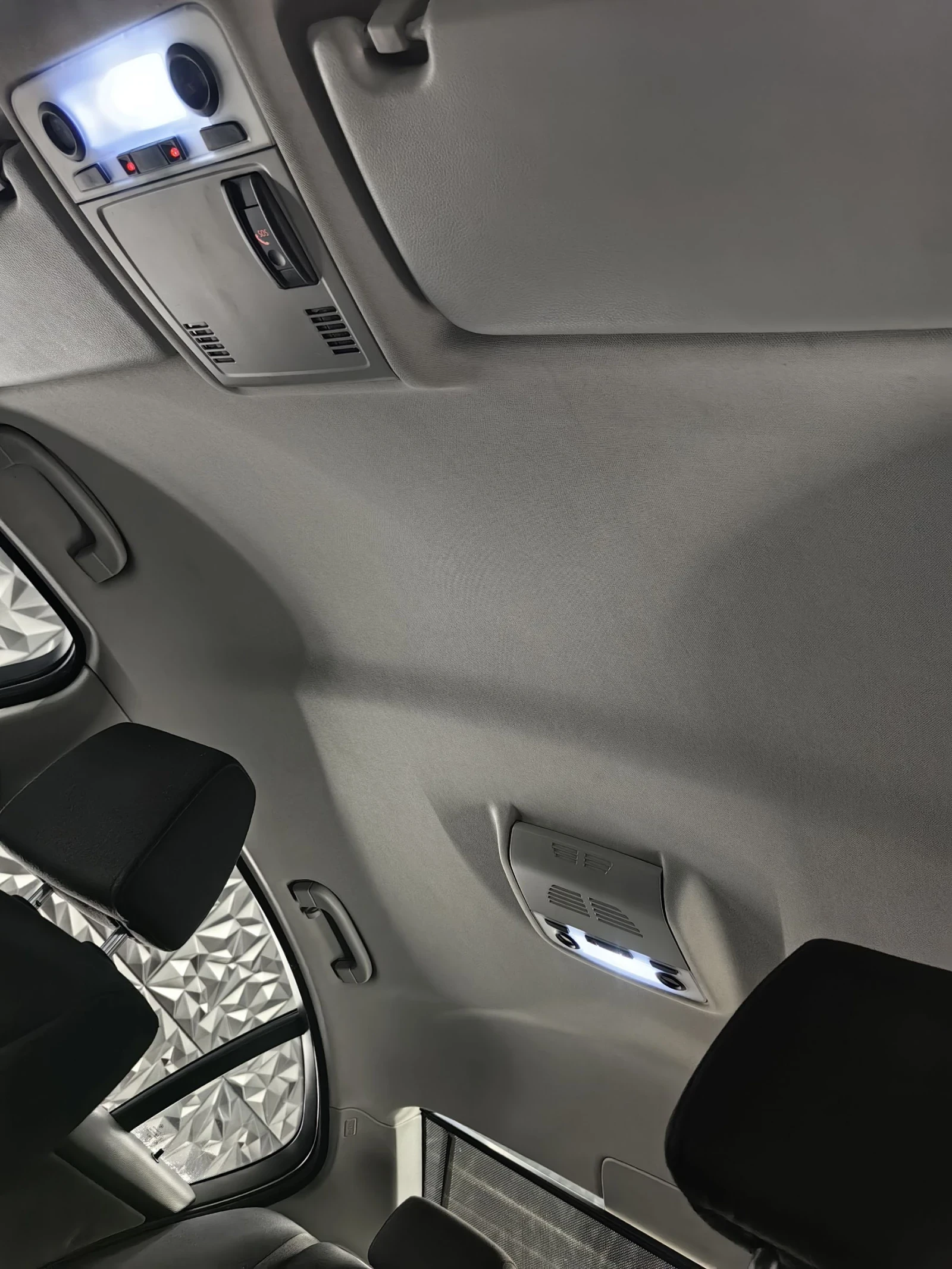 BMW 320 НАВИ* 163ps* ПОДГРЕВ* KEYLESS* ТЕМПОМАТ* КЛИМА* РЕ, снимка 13 - Автомобили и джипове - 54390553
