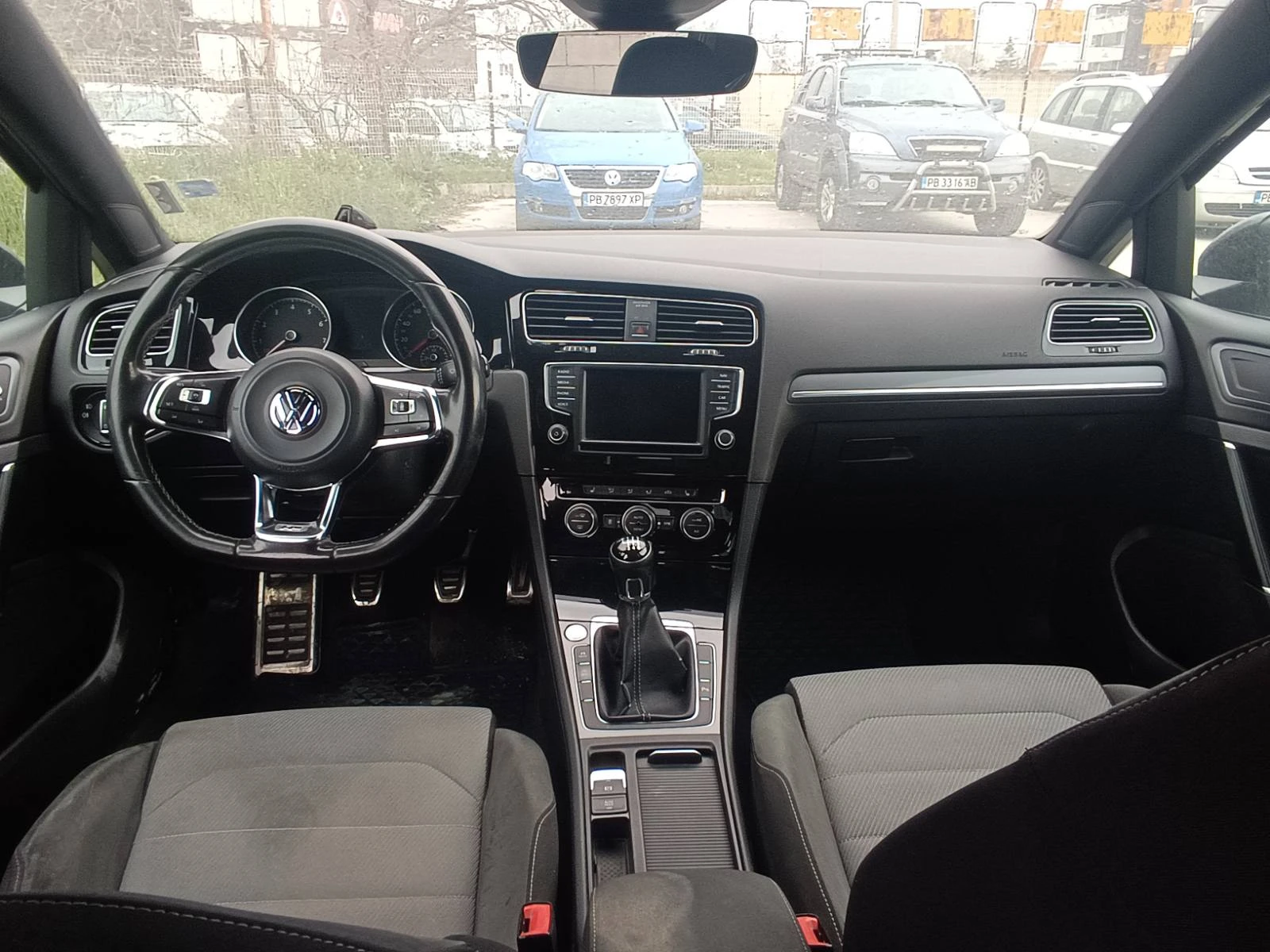VW Golf VII R-Line (2017) 