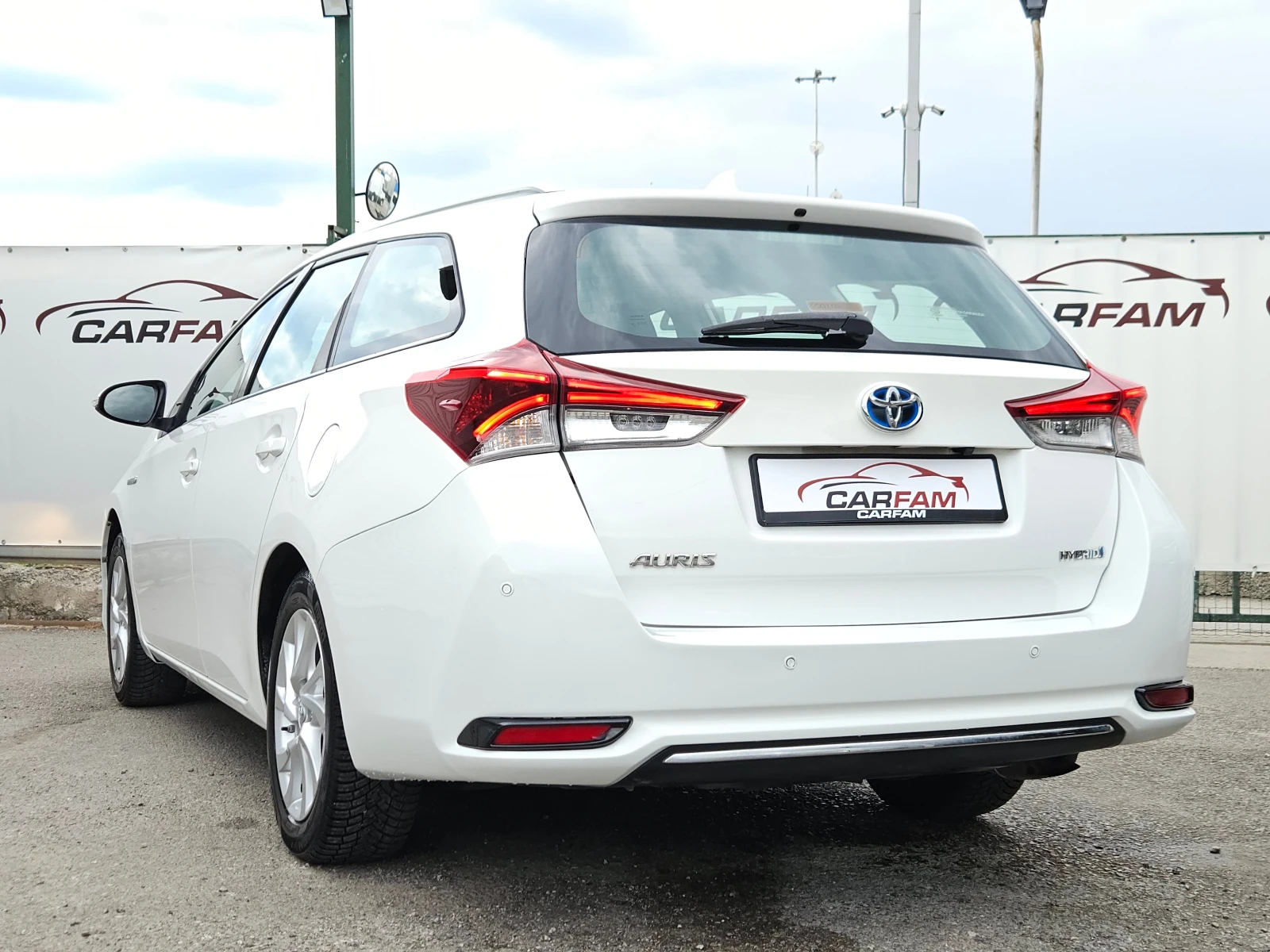 Toyota Auris 1.8I-Hybrid/118000k/136кс/Tauring Sport/LED/БЛУТУТ, снимка 5 - Автомобили и джипове - 54637830