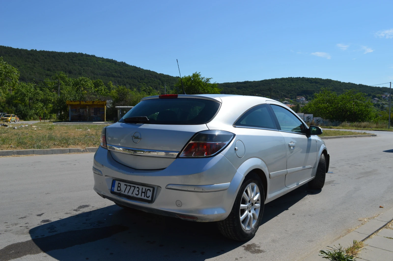 Opel Astra GTC 1.6i 16V (105 кс), снимка 6 - Автомобили и джипове - 55025687