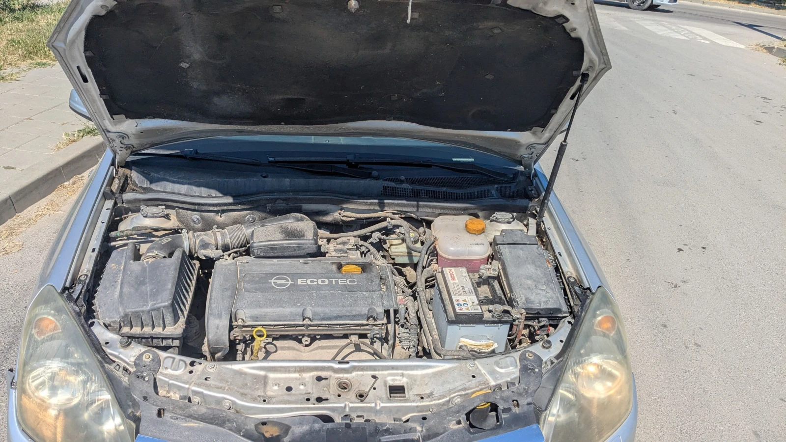 Opel Astra GTC 1.6i 16V (105 кс), снимка 10 - Автомобили и джипове - 55025687