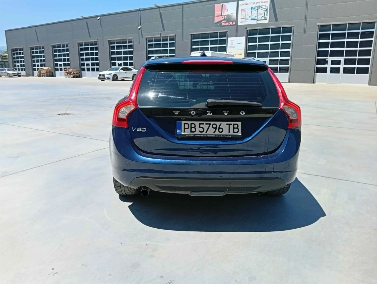Volvo V60 2.0 D4, снимка 5 - Автомобили и джипове - 55698870