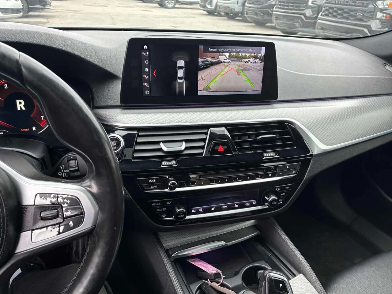 BMW 530 * 530i xDrive * CARFAX * , снимка 9 - Автомобили и джипове - 56279853