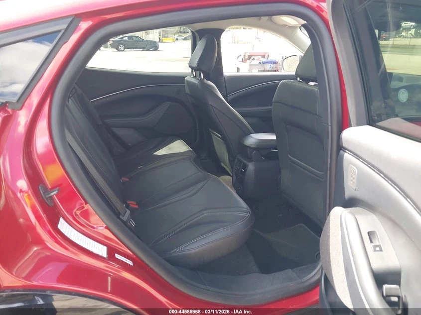 Ford Mustang Mach-E Premium, снимка 8 - Автомобили и джипове - 56320137