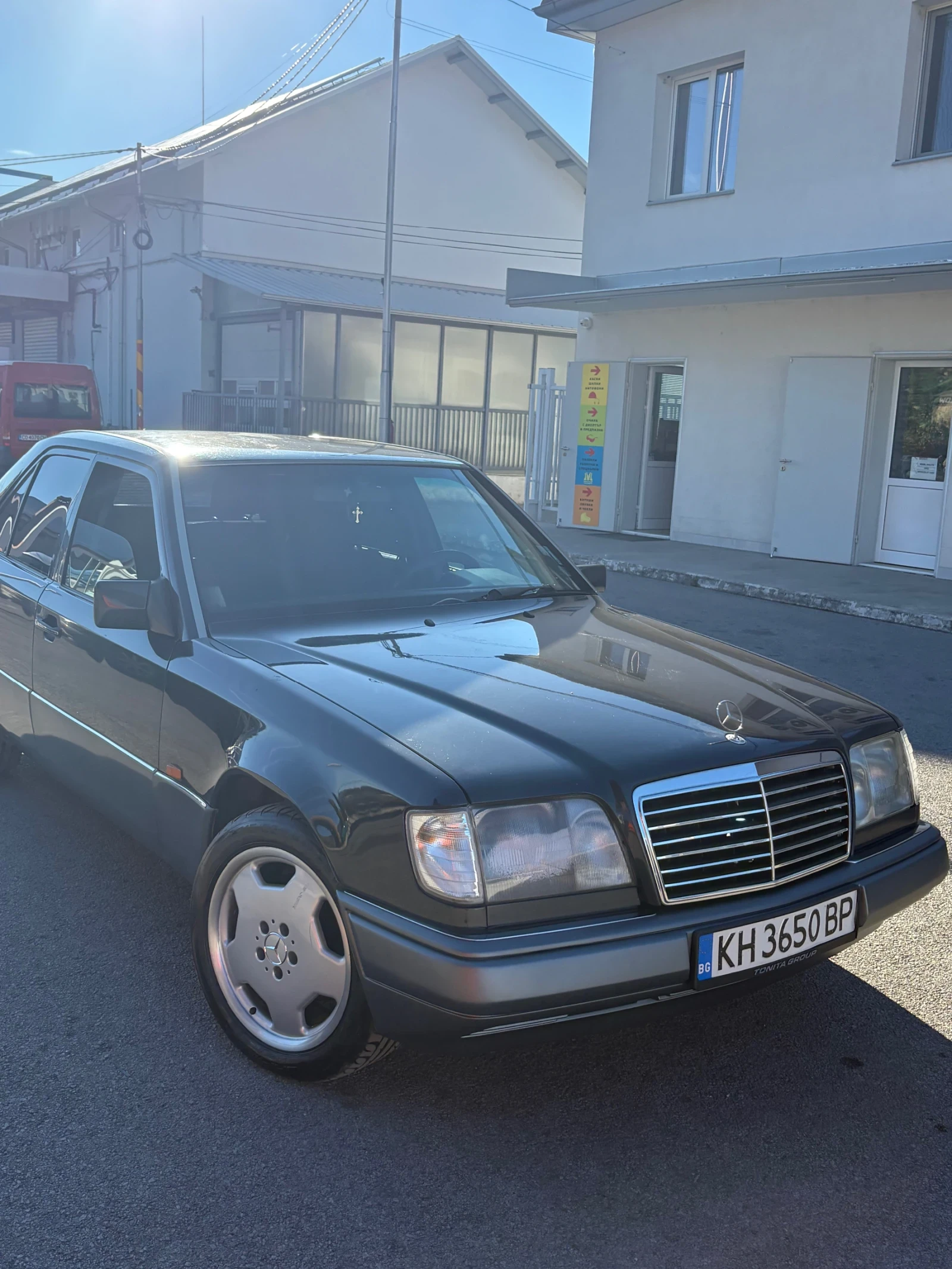Mercedes-Benz 124 200E, снимка 2 - Автомобили и джипове - 56658913