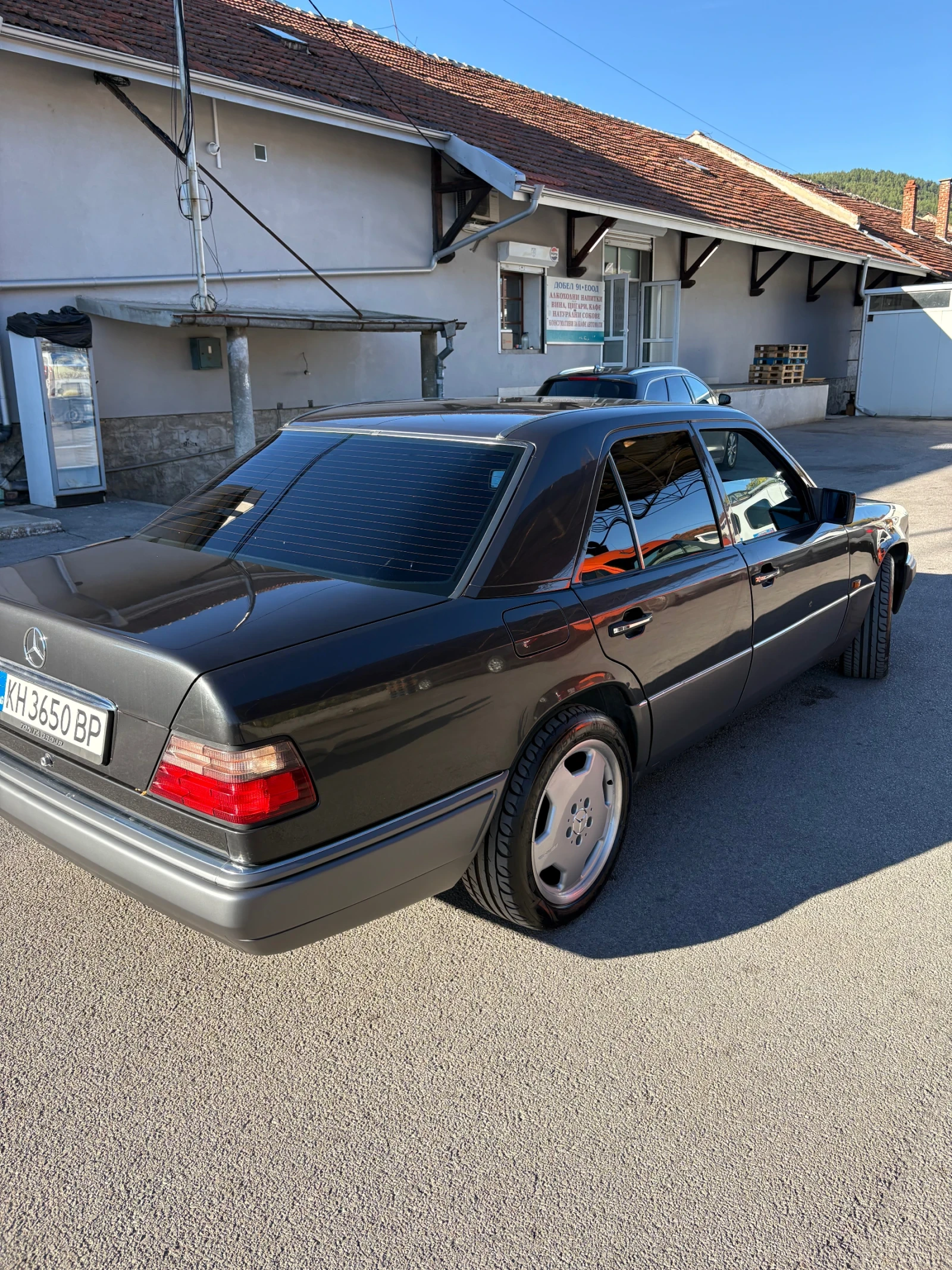 Mercedes-Benz 124 200E, снимка 4 - Автомобили и джипове - 56658913