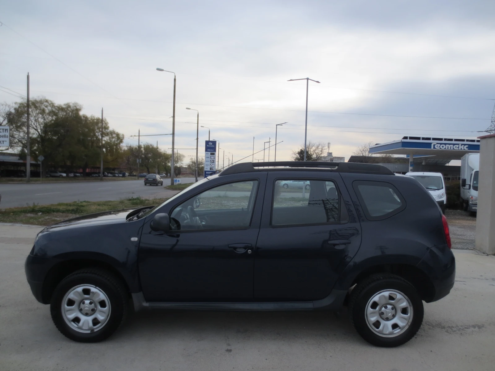 Dacia Duster 1.6 i  - изображение 8