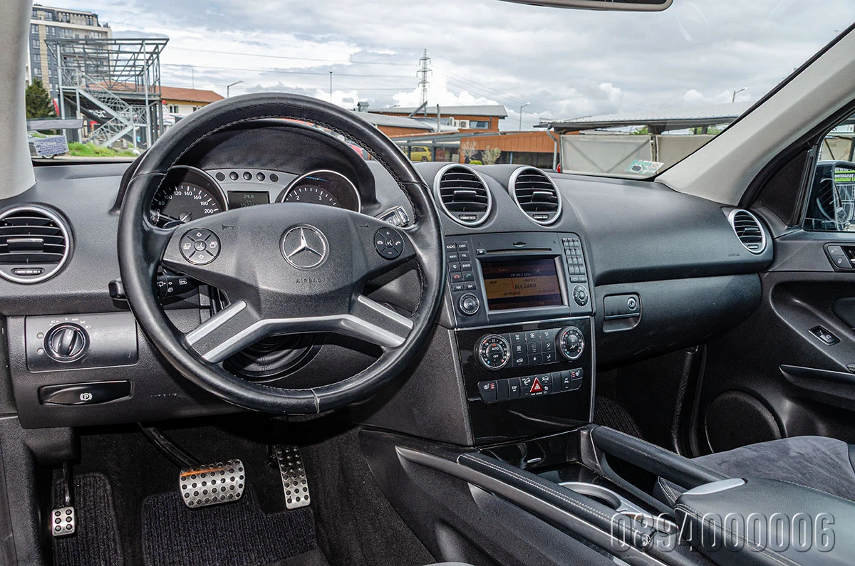 Mercedes-Benz ML 350 4M GRAND EDITION EXCLUSIVE РЕАЛНИ КИЛОМЕТРИ - изображение 9