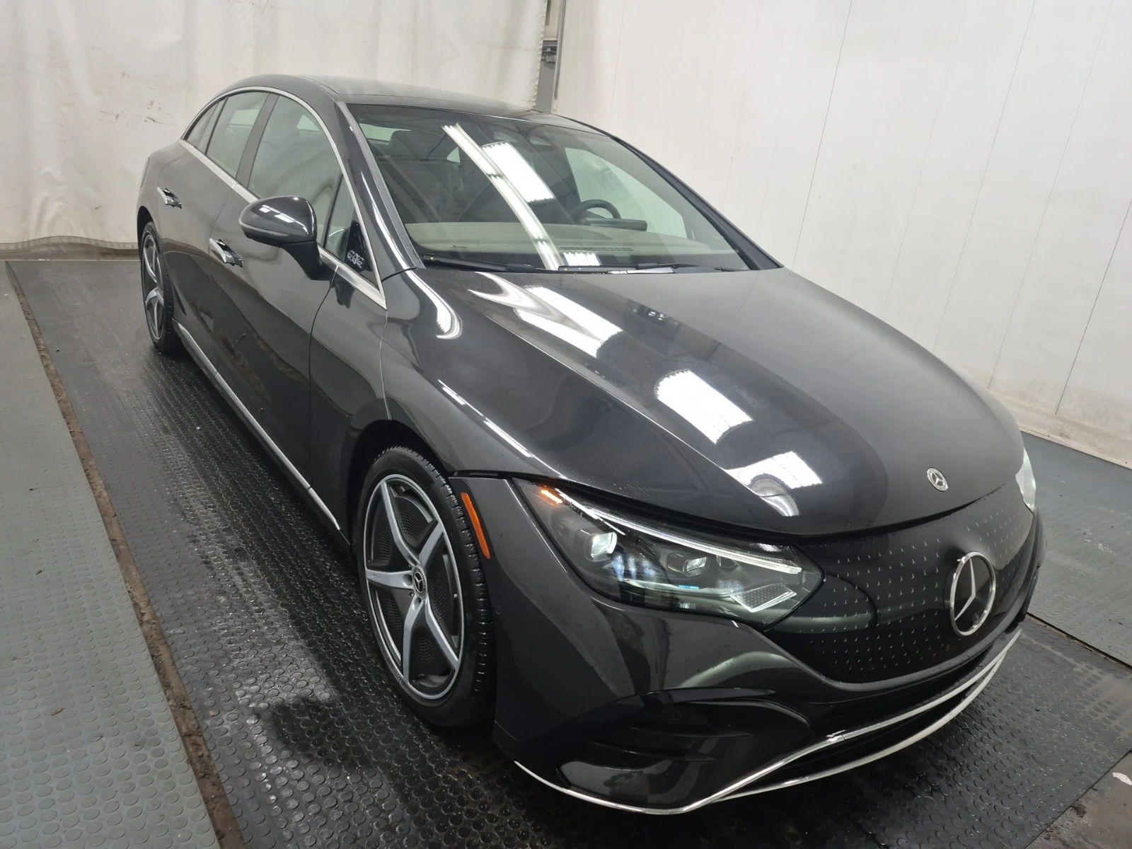 Mercedes-Benz EQE 500| CARFIX| PANORAMA| 4MATIC| 2 KEYS - изображение 2