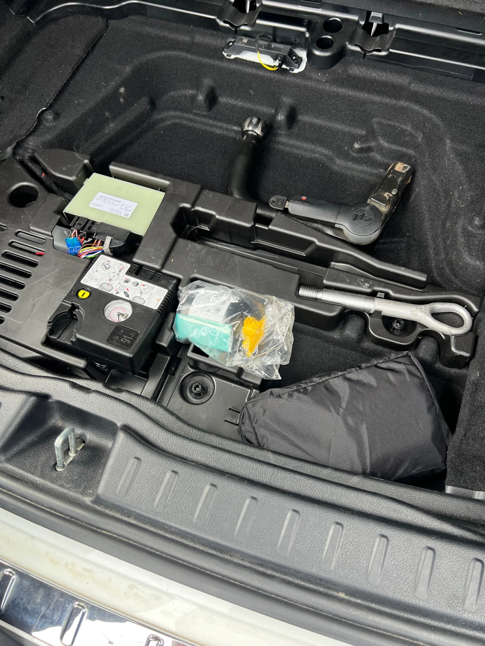 Mercedes-Benz GLA 200 200d 150к.с. Sport plus Full led, снимка 16 - Автомобили и джипове - 55850152
